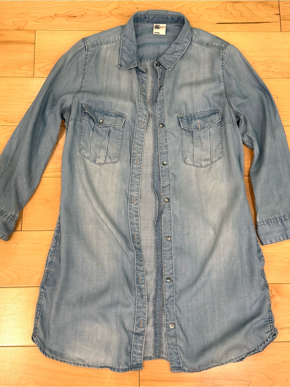 H&M Women’s Denim Chambray Button Down Classic Blue with Utility Pockets Size 10
